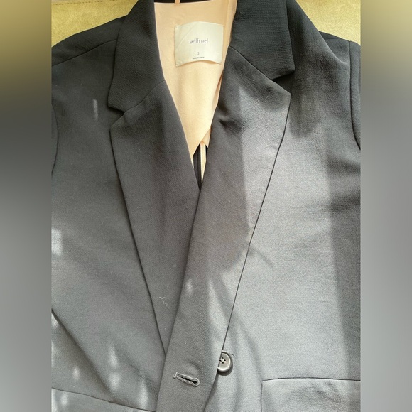 Oversized lightweight Wilfred (Aritzia) black blazer - Picture 5 of 14